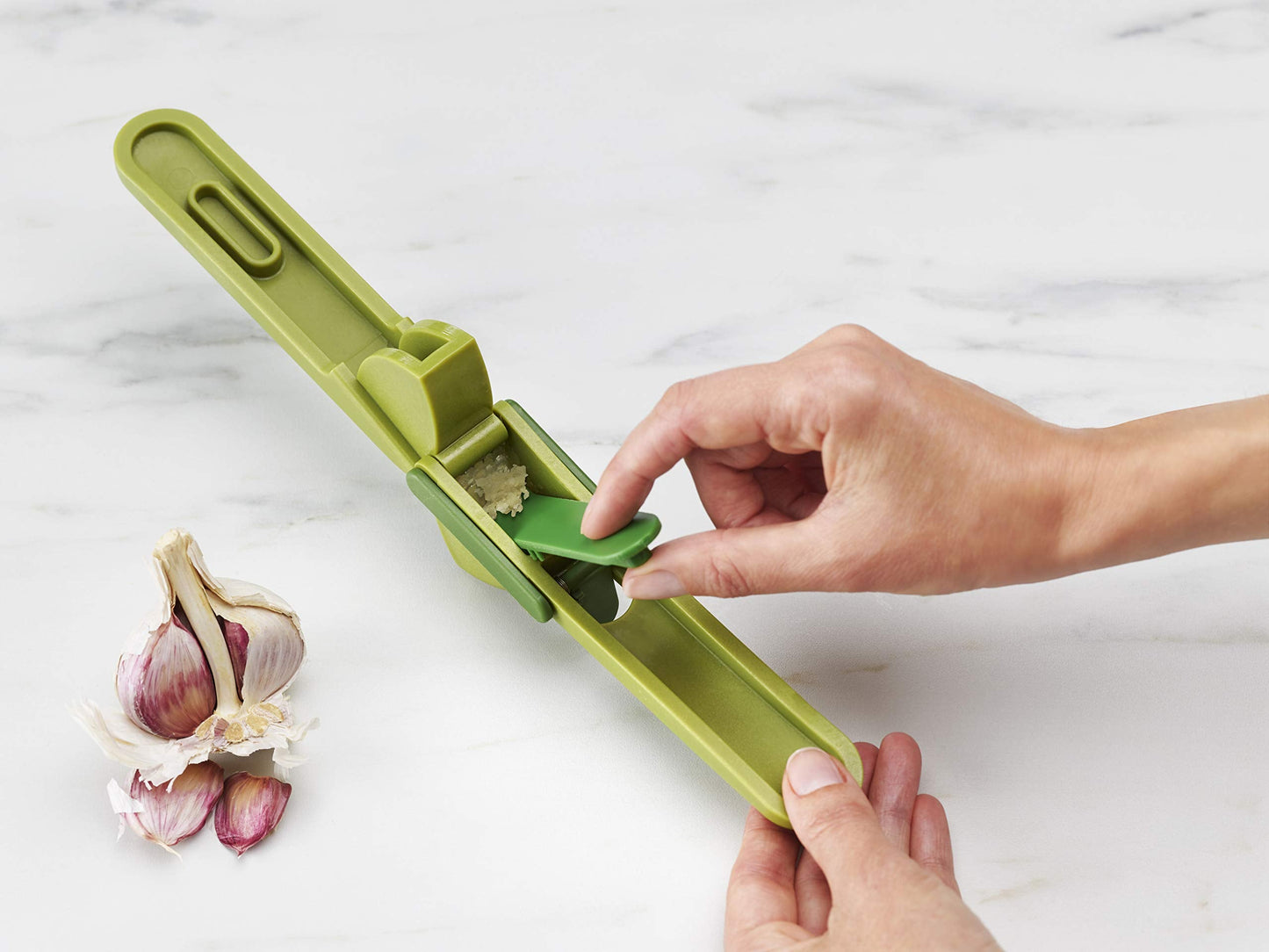 Joseph Joseph CleanForce Garlic Press Ginger Crusher Mincer with powerful, Easy Squeeze and Clean Single