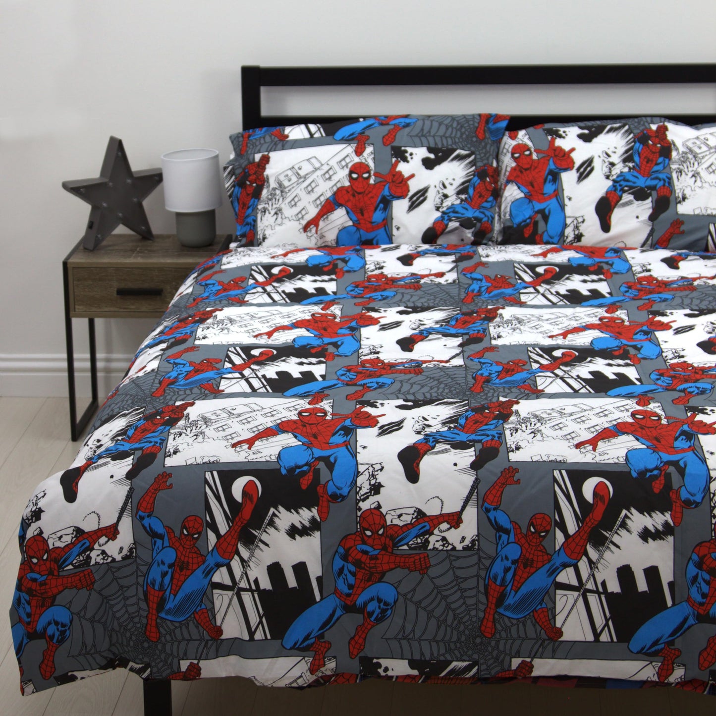 Spiderman Ultimate Metropolis Double Duvet Cover | Reversible Two Sided Design | Kids Bedding Set Includes Matching Pillow Case (Double Duvet)