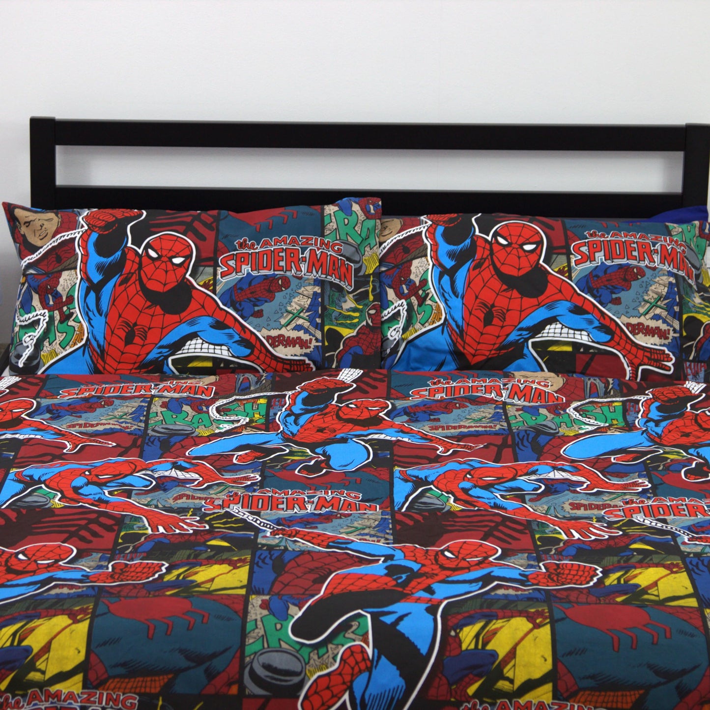 Spiderman Ultimate Metropolis Double Duvet Cover | Reversible Two Sided Design | Kids Bedding Set Includes Matching Pillow Case (Double Duvet)